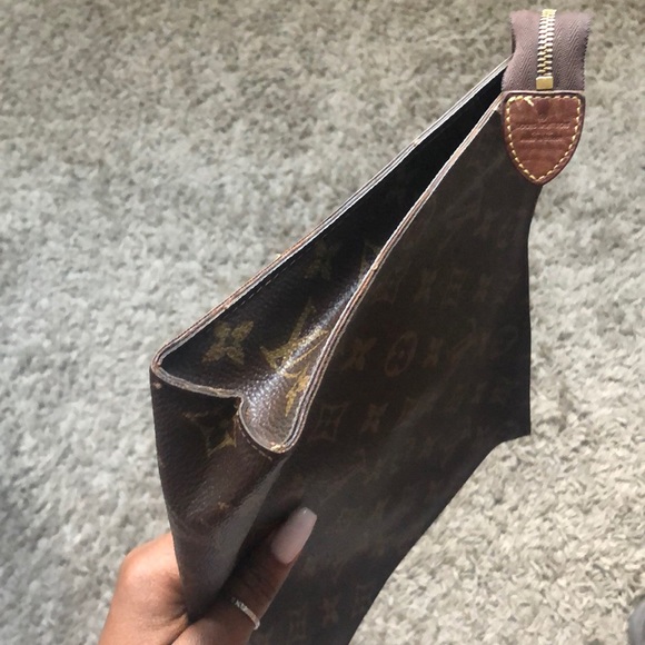 Louis Vuitton Monogram Clutch - Picture 4 of 8